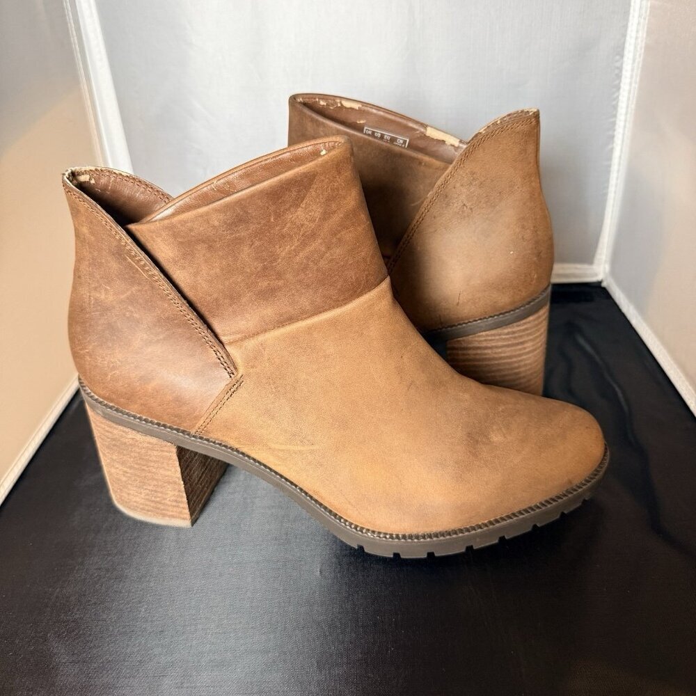 Clarks Women’s Malvet Helen Tan Leather Block Heel Ankle Booties Size 10